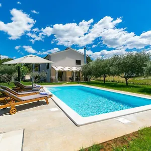 Apartment Pool Premium