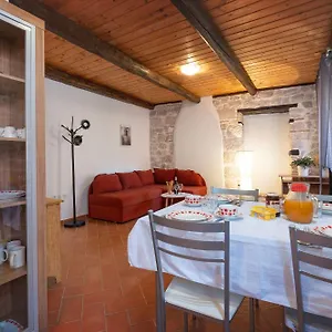 Apartment Perla